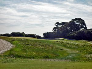 Royal Melbourne (Composite) 7th Path